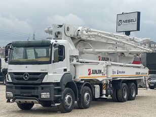 JunJin  en el chasis Mercedes-Benz AXOR 4140 bomba de hormigón