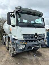 Stetter  en el chasis Mercedes-Benz Arocs 3240 camión hormigonera