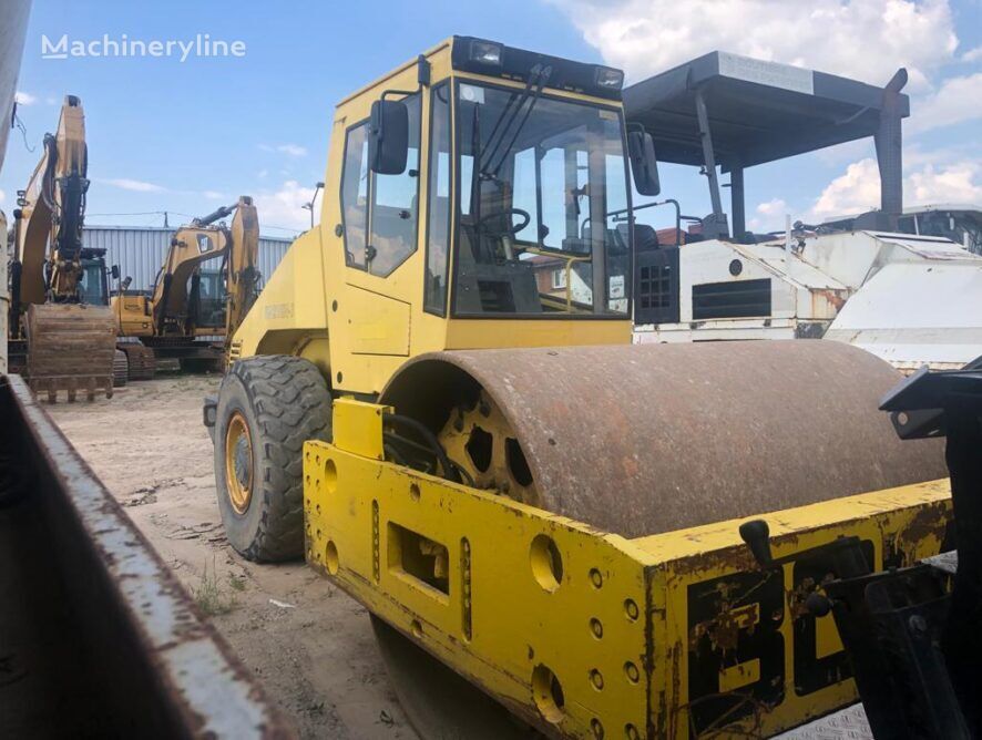 BOMAG BW216 D-3 compactador de tierra