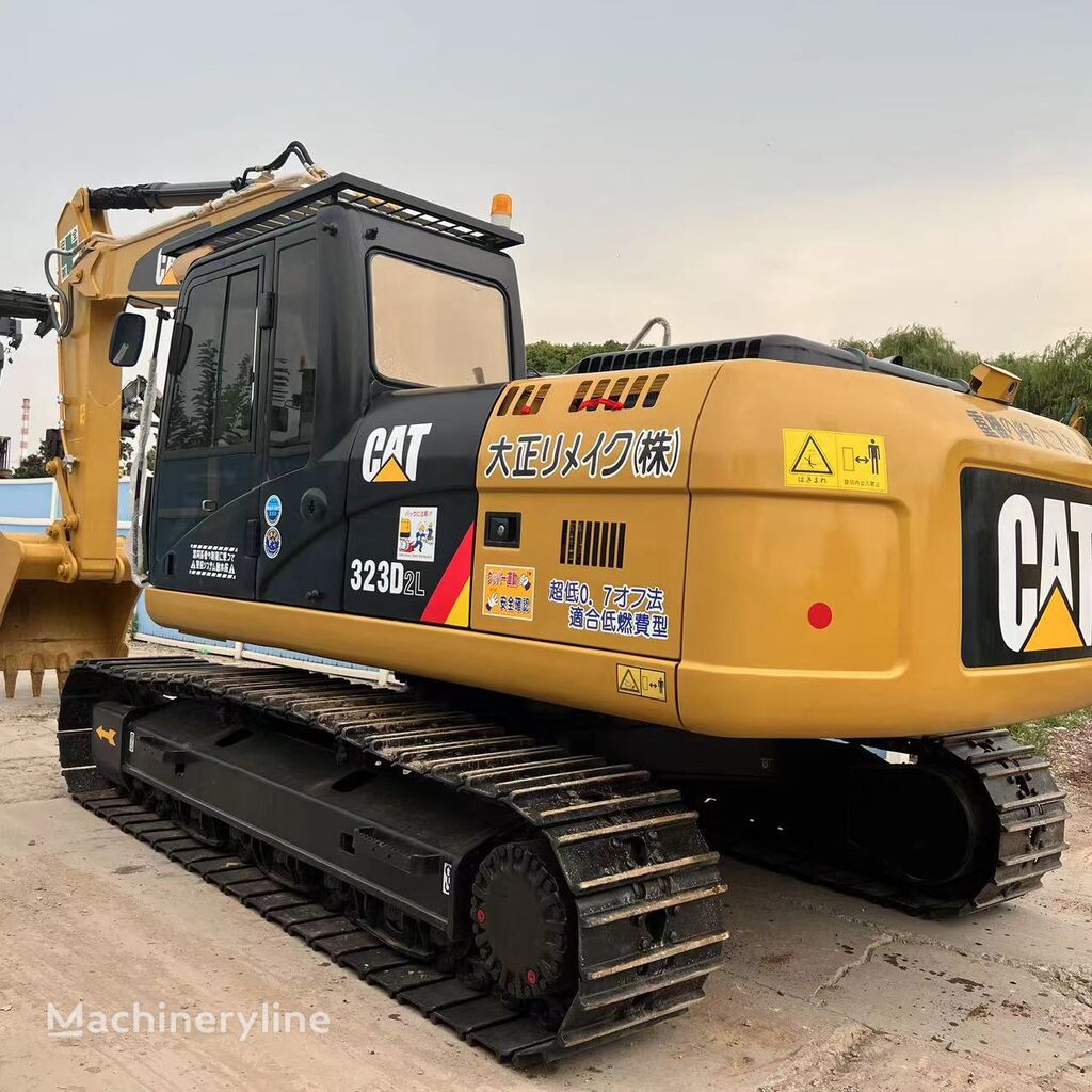 Caterpillar 323D2L excavadora de cadenas