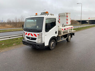 Renault Maxity 110.325.1.1 COMILEV EN80TVL plataforma sobre camión